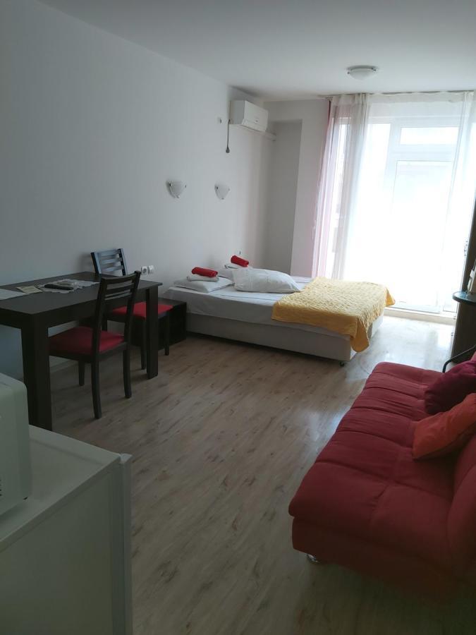 Apartament Janet Apartment Pomorie Exterior photo