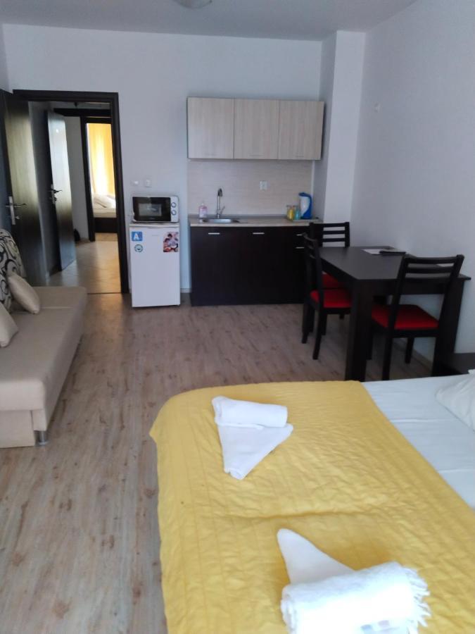 Apartament Janet Apartment Pomorie Exterior photo