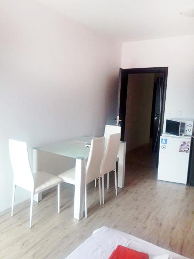 Apartament Janet Apartment Pomorie Exterior photo