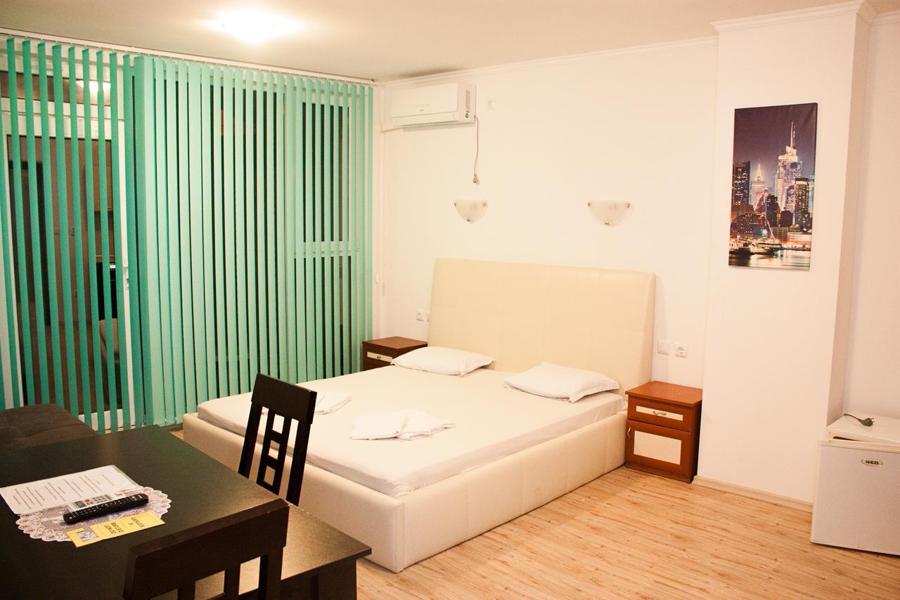Apartament Janet Apartment Pomorie Exterior photo