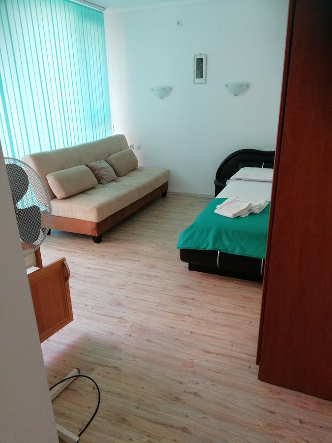 Apartament Janet Apartment Pomorie Exterior photo
