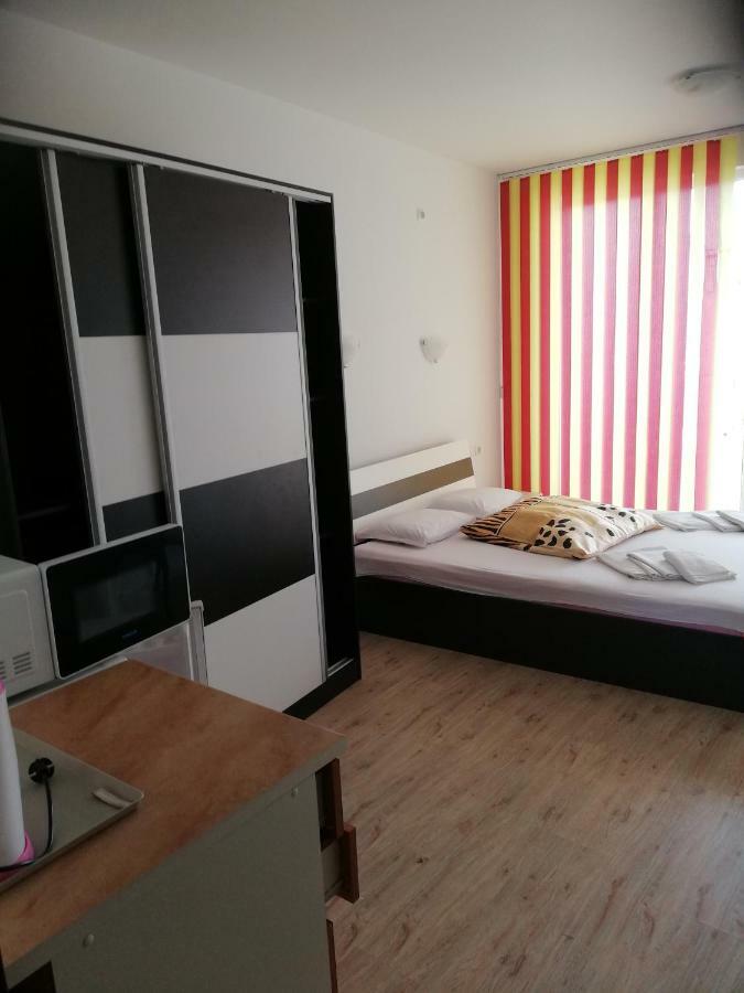 Apartament Janet Apartment Pomorie Exterior photo